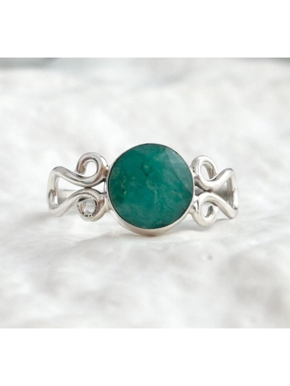 Green Emerald Gemstone Scrollwork Sterling Silver 925 Vintage Ring - sz 4.25